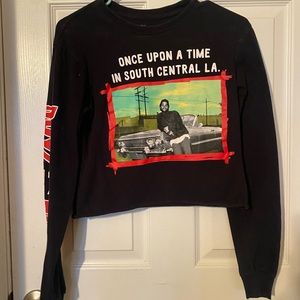 Cute graphic crop top!